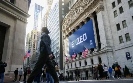 Wall Street Gains, S&P 500 Nears Record High