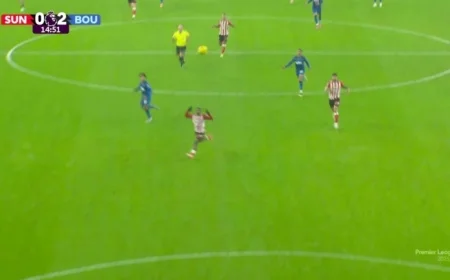 Bournemouth’s Tyler Adams Scores Stunning Goal Against Sunderland’s Robin Roefs