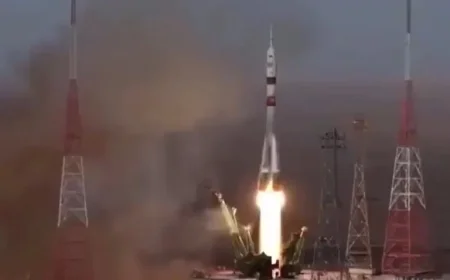 Russia Destroys Sole Spacecraft for Astronaut Transport
