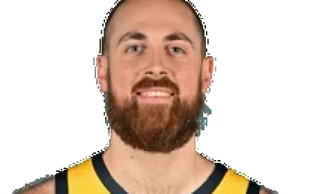 Jay Huff Shines in Friday’s Victory