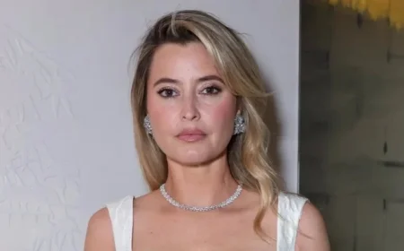 Australian Star Shines Post-Billionaire Breakup