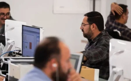 AI Tools ‘Erode Skills,’ Warns Philosophy Professor