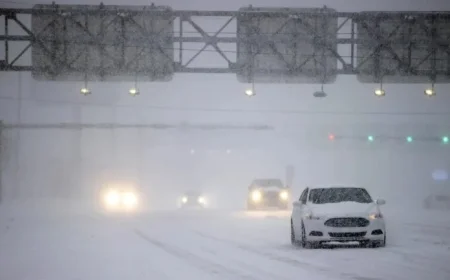 Electric Vehicle Stranded on Highway 401 Amid Snowstorm