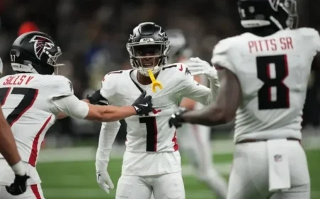 Start Atlanta Falcons WR Darnell Mooney or TE Kyle Pitts in Fantasy Week 13?