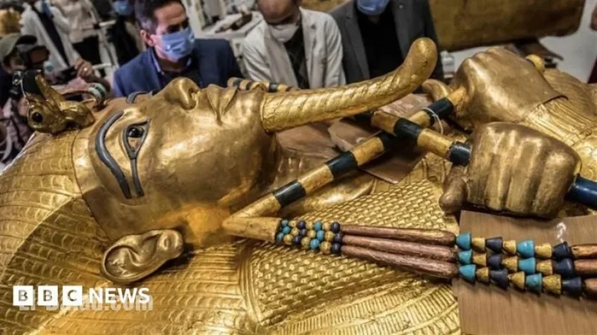 Egypt’s Grand Museum Debuts Full Tutankhamun Tomb Exhibit