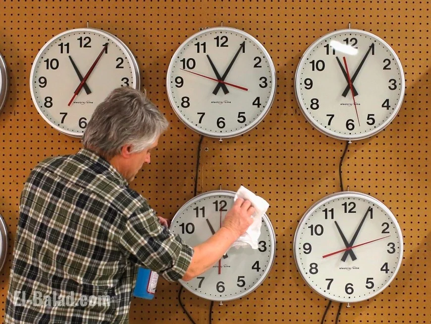 When does the time change? Your 2025 fall “clock back” guide for the U.S., UK, Europe—and key exceptions