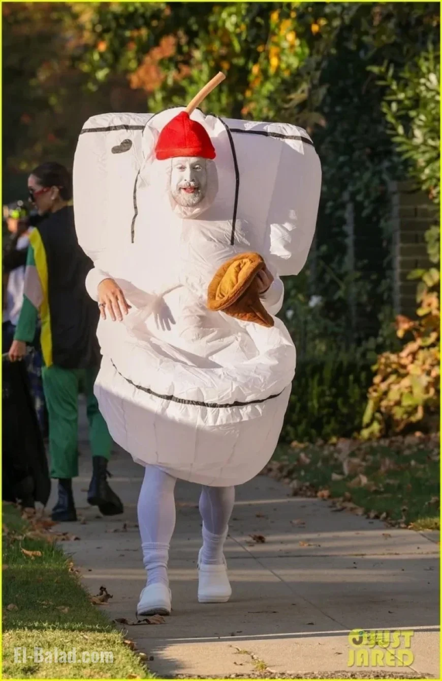 Macaulay Culkin and Brenda Song Stun as Toilet and Robin for Halloween 2025