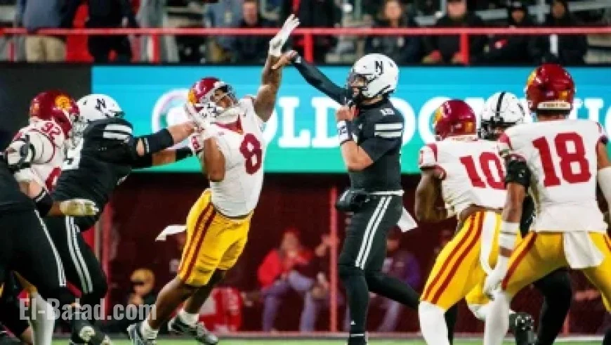 MLB Fans Applaud Yoshinobu Yamamoto’s Classy Gesture to Vlad Guerrero Jr.