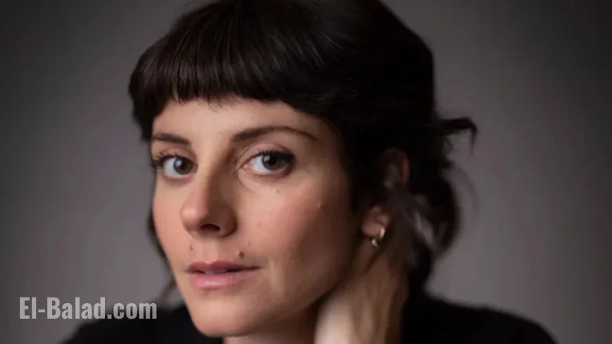 Valérie Tellos Stars Opposite Longtime Partner in “Avant le Crash”