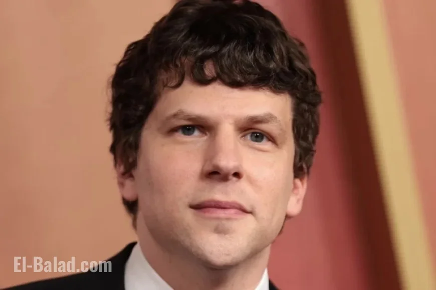 Jesse Eisenberg Reacts to Replacement in Social Network Sequel
