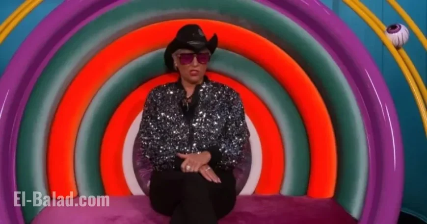 Caroline Monk Stuns in New Photo with Holly Willoughby