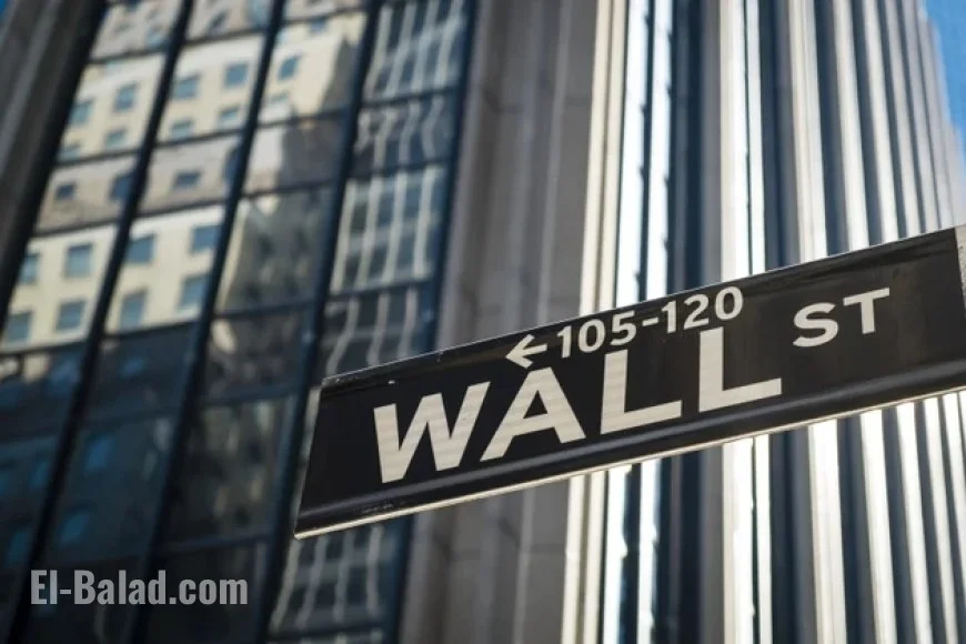 U.S. Stocks Dip Amid Layoffs; Traders Await Supreme Court Tariff Ruling