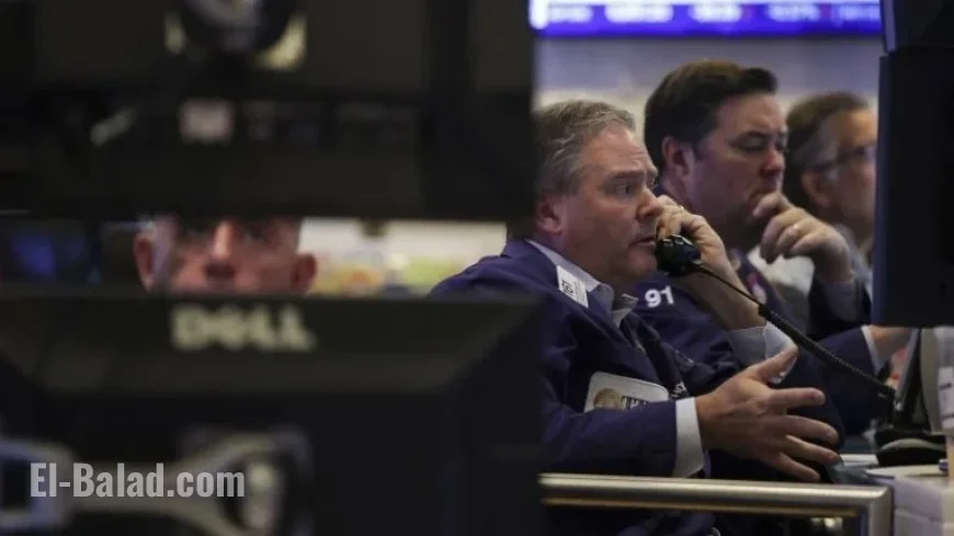 Dow Drops 500 Points as Tech Stocks Plummet