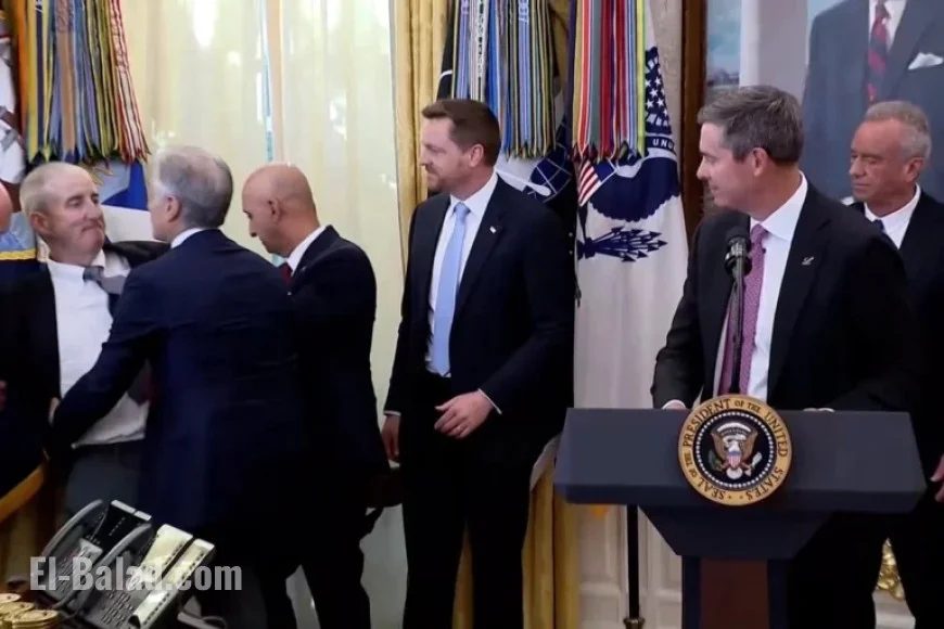 Pharma Executive Collapses in Oval Office Behind Trump During Event