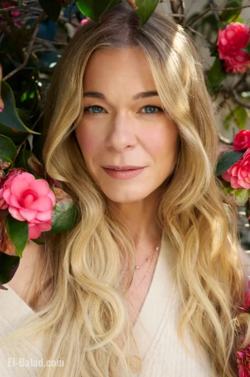 LeAnn Rimes Creates Festive Magic with ‘Greatest Hits Christmas’ Album