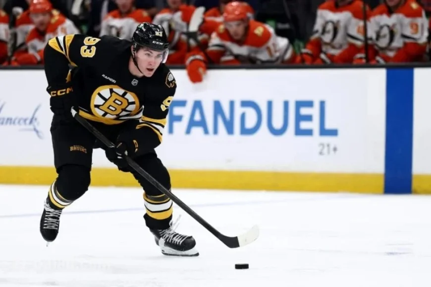 Fraser Minten Discusses Maple Leafs Exit, Bruins Role, and Dinner Mishap