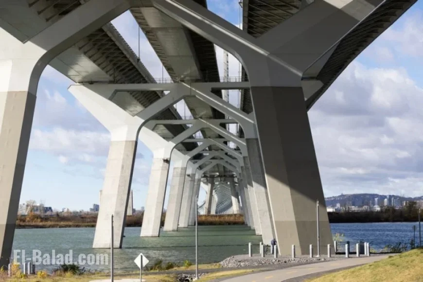 Samuel-De Champlain Bridge Already Showing Rust