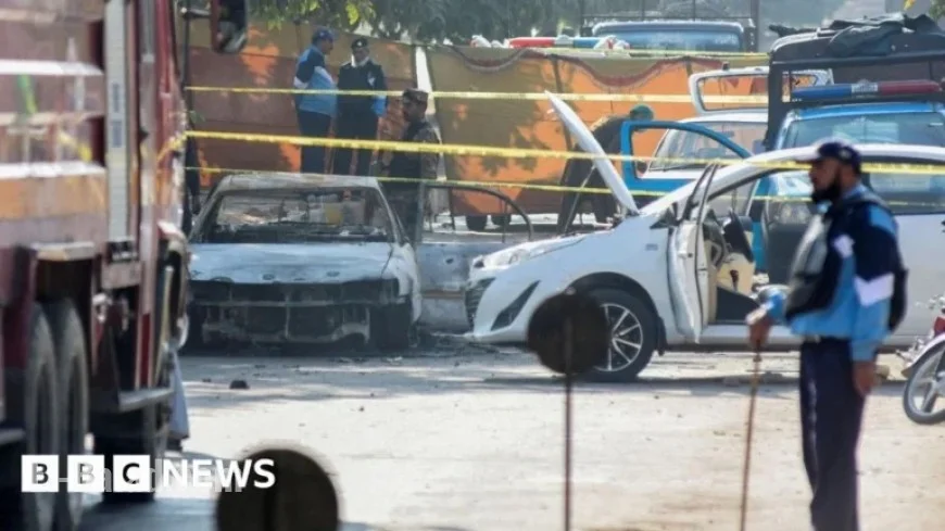 Suicide Blast Kills 12 Outside Islamabad Court