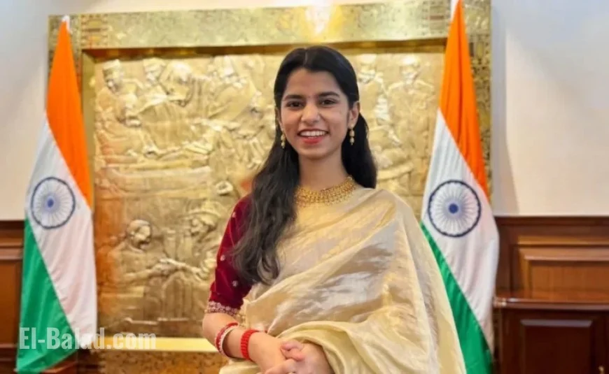 Bihar Elections: BJP’s Maithili Thakur Leads in Alinagar Early Results