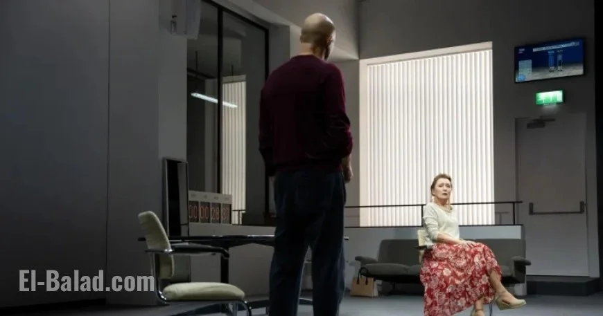 Review: Mark Strong and Lesley Manville Shine in Broadway’s ‘Oedipus’