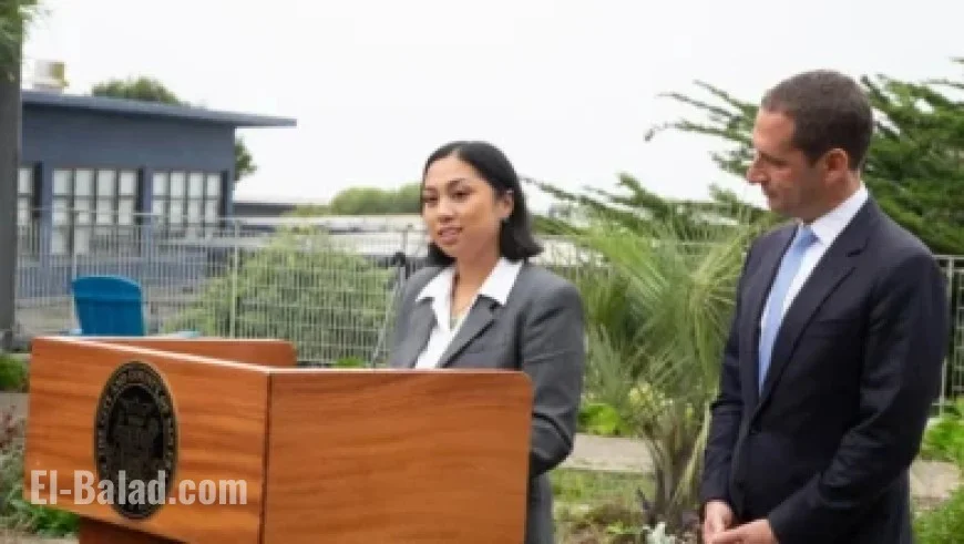 Blackhawks Host Maple Leafs in Centennial Celebration Game