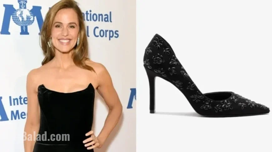 Jennifer Garner Shines in Larroudé Floral Heels at Awards Show