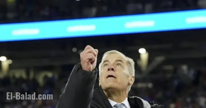 PM Mark Carney Receives Mixed Reactions at Grey Cup Coin Toss