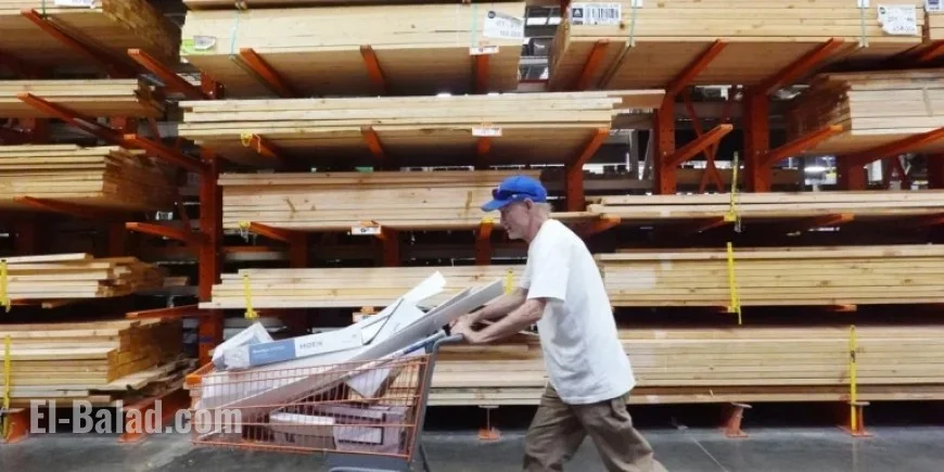 Middle-Class Shoppers Reduce Spending Amid Distress Signs