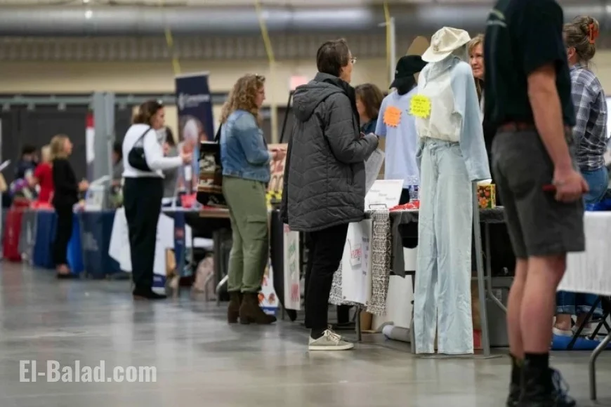 US Payrolls Increase in September; Jobless Rate Reveals Economic Fragility