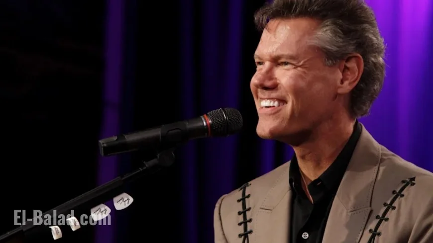 Randy Travis shares new Christmas music “from the vault,” giving fans a holiday gift with classic warmth