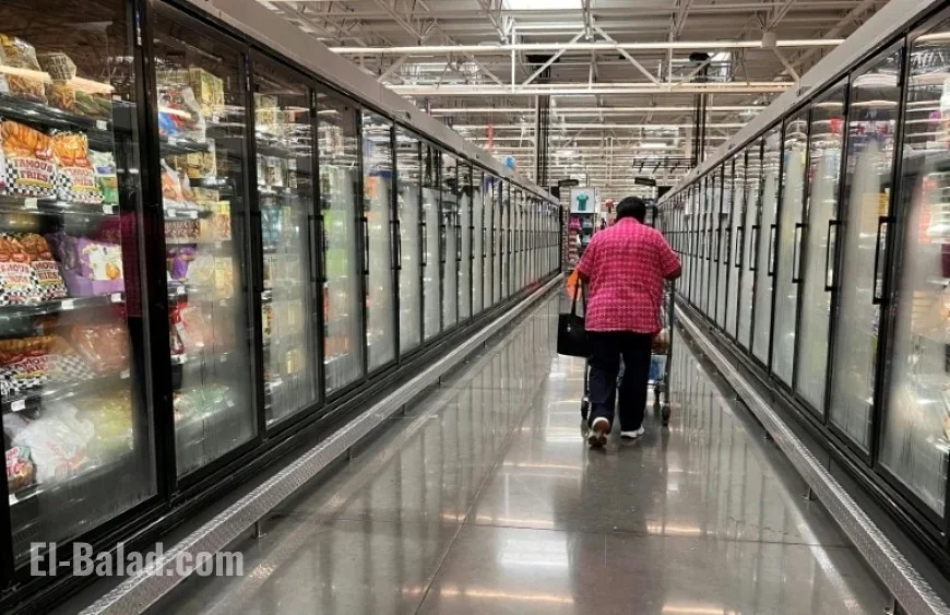 US Retail Sales Decline as Rising Costs Erode Consumer Confidence