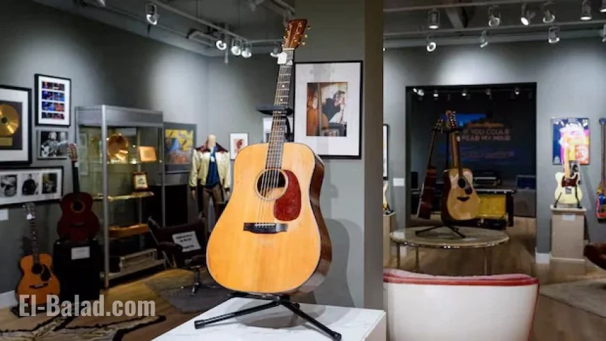 Gordon Lightfoot’s Guitar Fetches Over $300,000 at Estate Auction