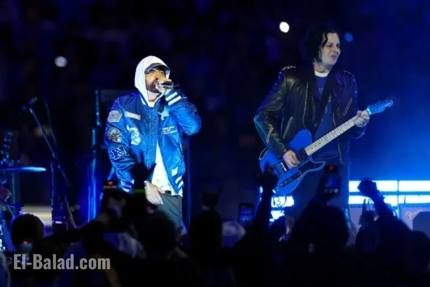 Eminem Surprises Fans at Fox’s NFL Thanksgiving Halftime Show