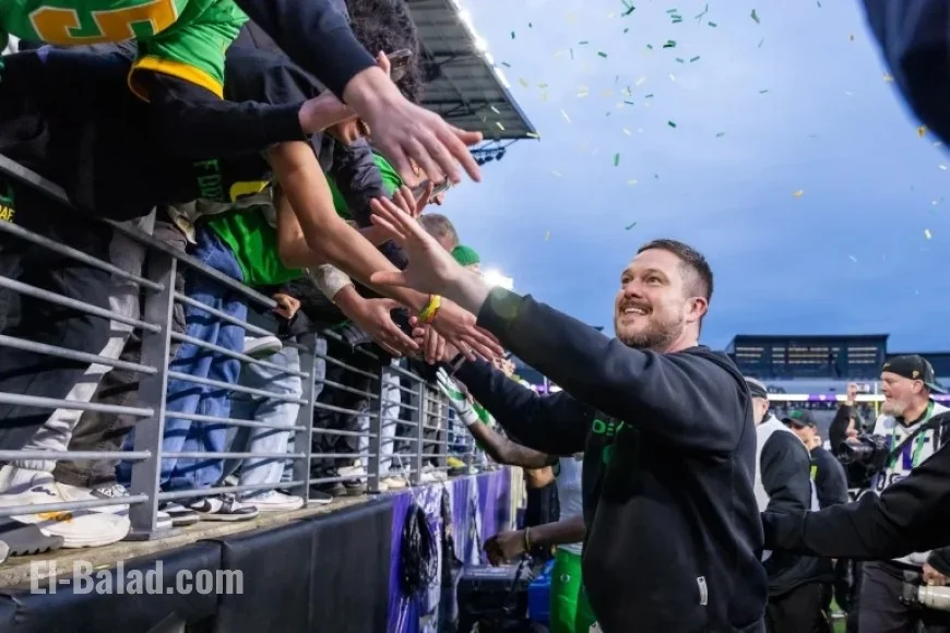 Oregon Secures College Football Playoff Spot with 26-14 Win Over Washington