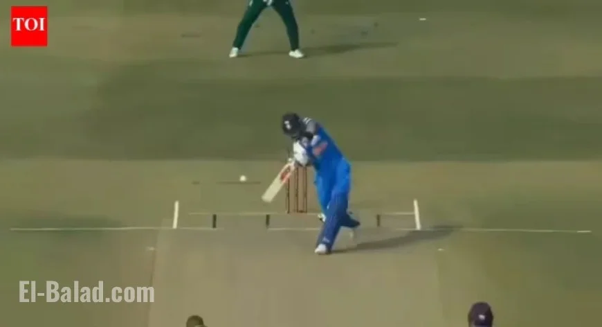 Virat Kohli Smashes 5 Sixes in First ODI Against South Africa
