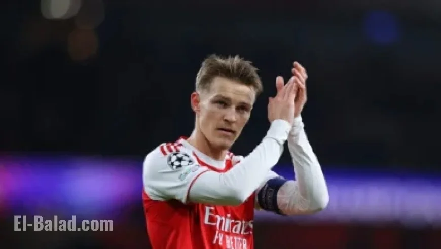 Kneecap Fans Ignite Flares in Pre-Show Glasgow Gathering Video