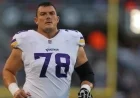 Seahawks Dominate 26-0 as Vikings’ Ryan Kelly Exits with Hip Injury