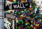 Dow Jones and S&P 500 Reach Record Highs Before Christmas Holiday