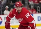 Patrick Kane Rejoins Red Wings for Match Against Maple Leafs