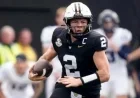 2025 ReliaQuest Bowl: Iowa vs. Vanderbilt Predictions, Odds & Betting Line