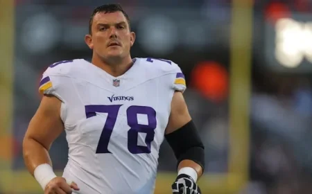 Seahawks Dominate 26-0 as Vikings’ Ryan Kelly Exits with Hip Injury