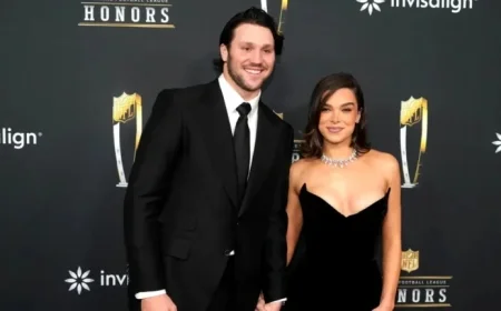 Hailee Steinfeld Announces Break Before Bills-Steelers Clash