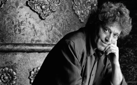 Award-Winning Playwright Tom Stoppard Dies at 88