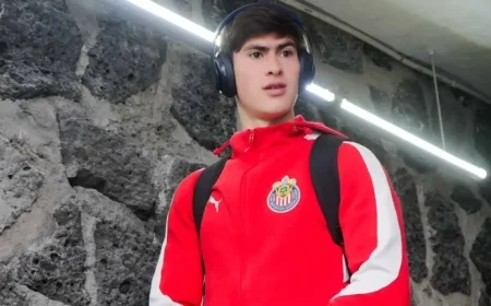 Armando González Withdraws from Chivas Match Against Cruz Azul Last Minute