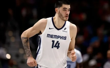 Zach Edey Dominates Early Season with Powerful Performance