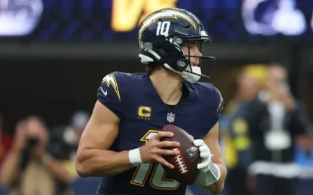 Chargers’ Justin Herbert Fractures Hand Ahead of Week 14 vs. Eagles