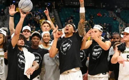 Michigan Climbs to No. 3 in AP Top 25 Men’s Poll