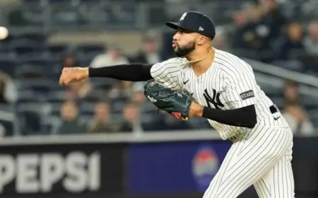 Devin Williams Secures Three-Year Deal with Mets