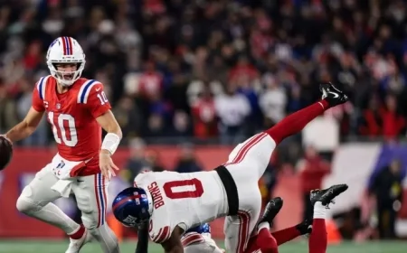 Patriots Dominate Giants 30-7 at Halftime in Monday Night Football