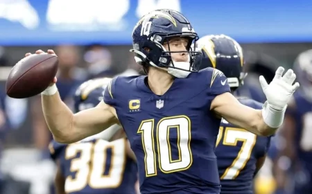 Justin Herbert’s Status Uncertain for MNF Against Eagles After Hand Surgery